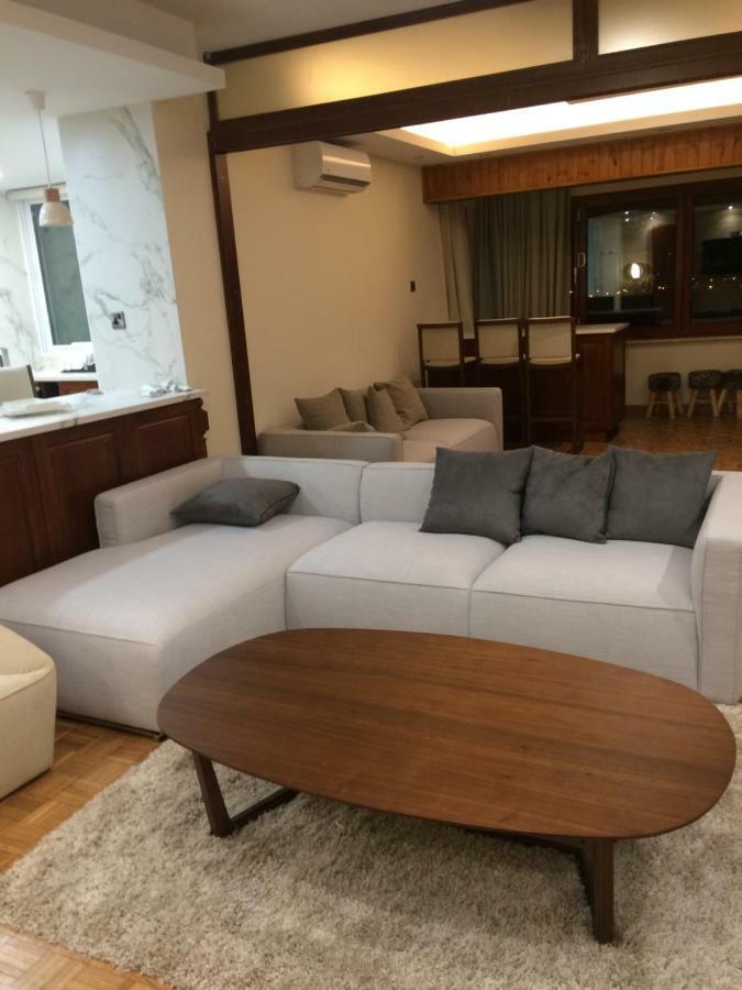 Modern 2 Bed Large