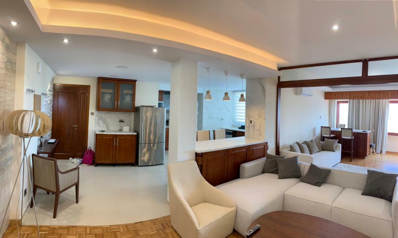 Modern 2 Bed Large